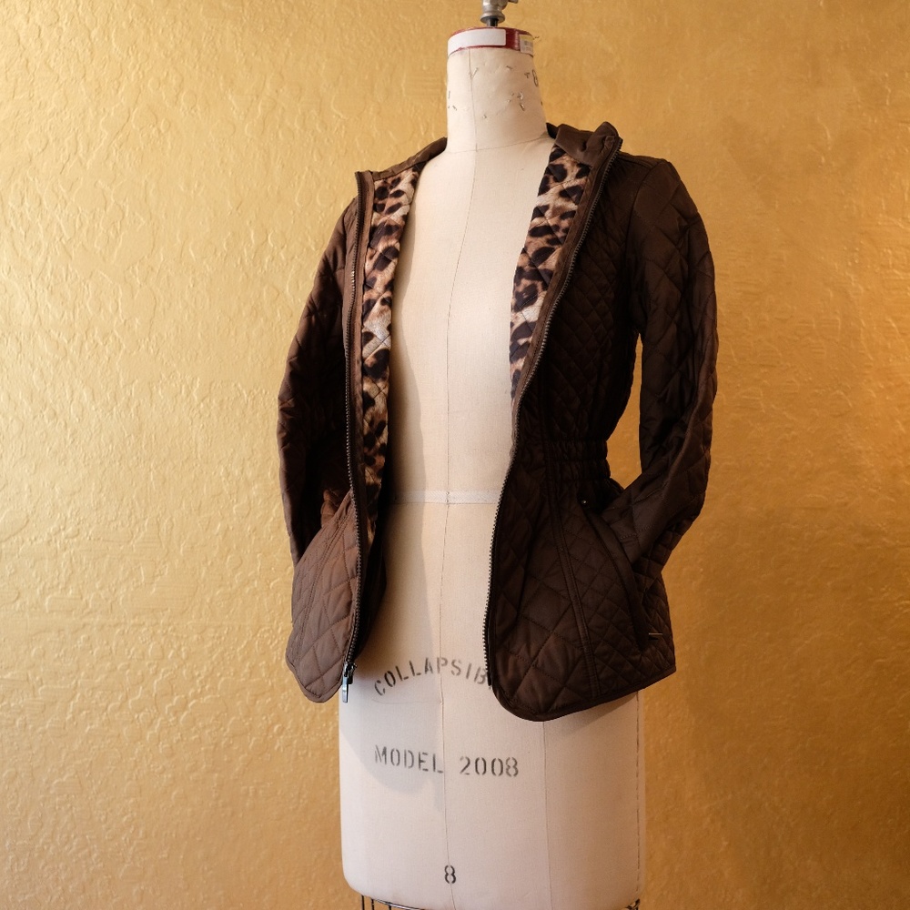 CUTE BROWN QUILTED JACKET!